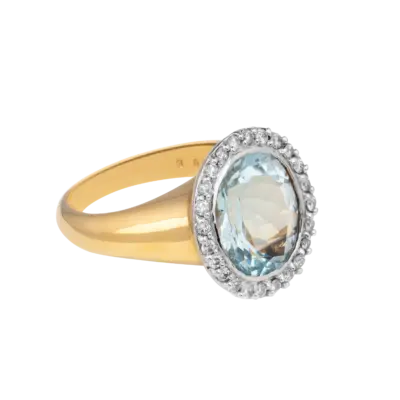 18ct Gold Oval Aquamarine and Diamond Halo Ring - Image 2