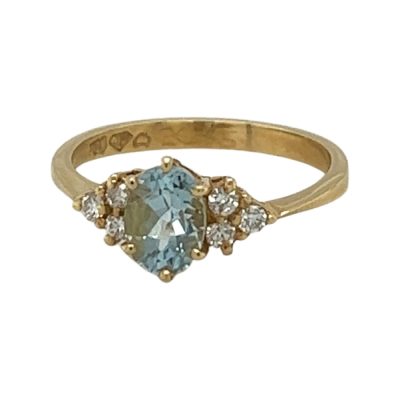 18ct Yellow Gold Oval Aquamarine and Diamond set Ring